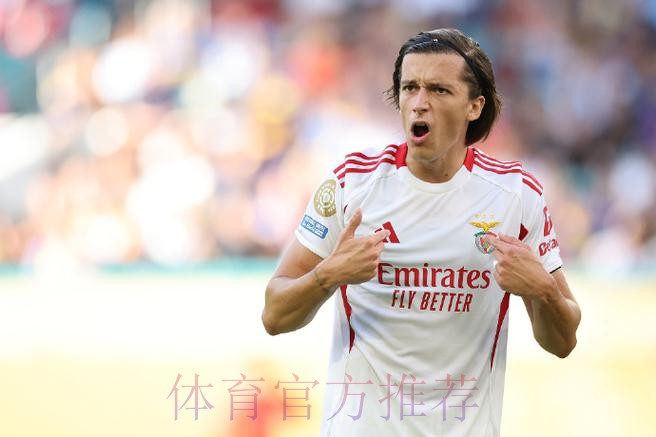 官方：皇马20岁中锋阿尔瓦罗租借加盟赫塔菲